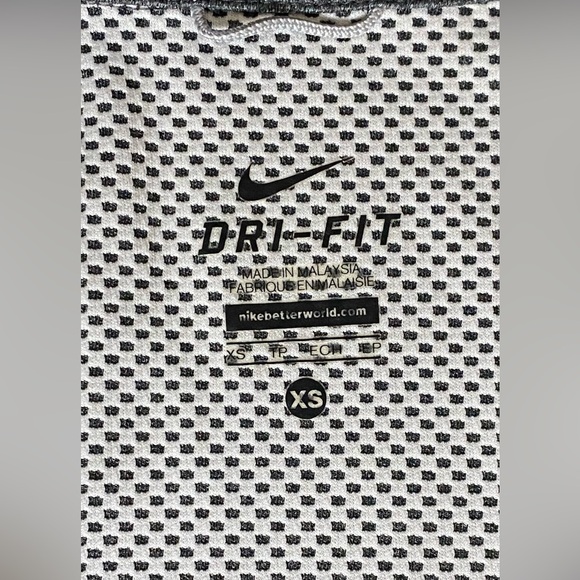 NIKE Dri-Fit gray lightweight jacket size XS - Picture 7 of 9